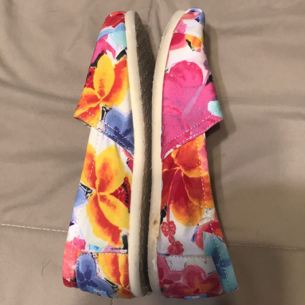 Toms - Picture 5 of 6